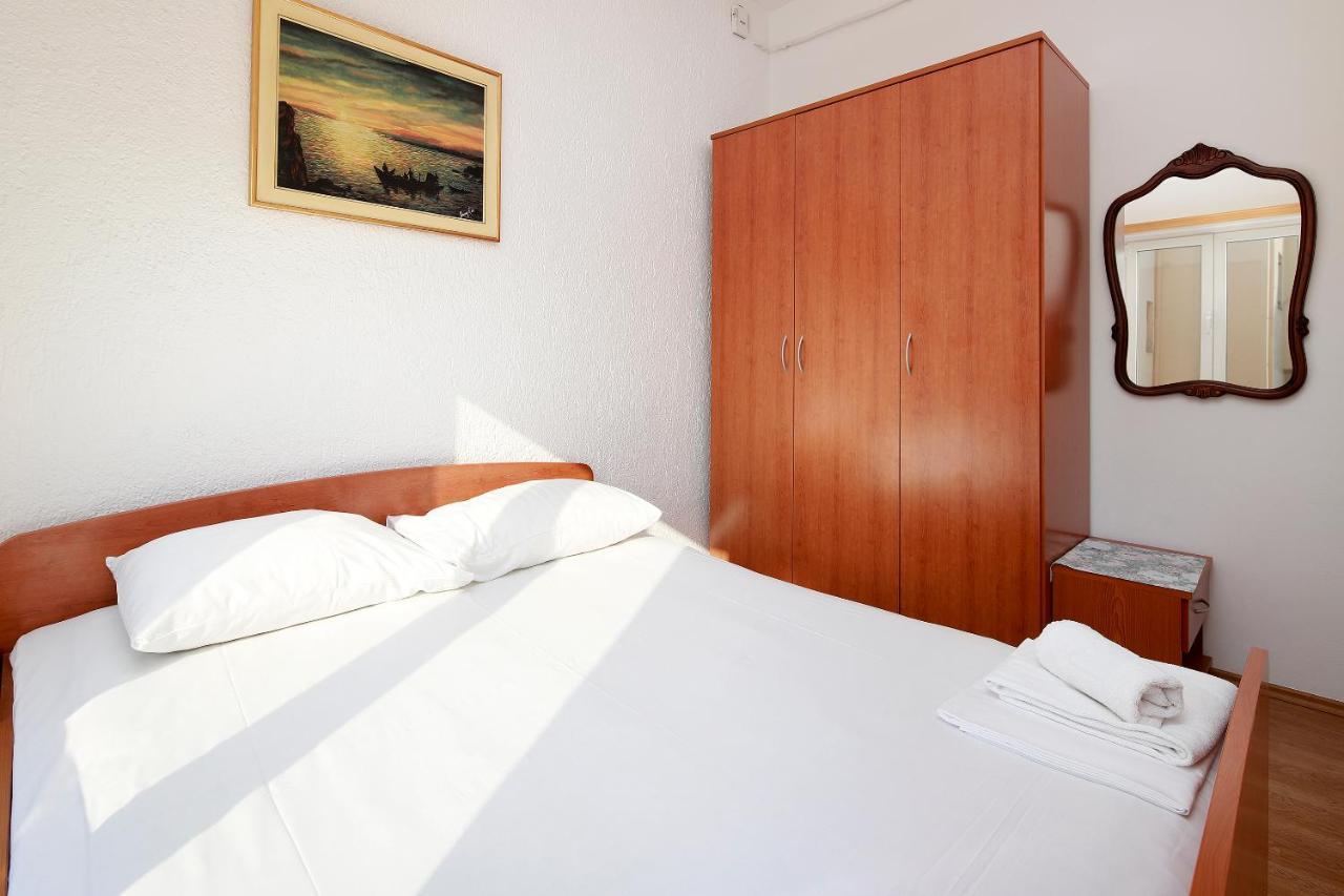 Apartment Katra Novalja